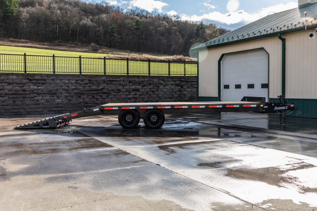 New Diamond C 24' I-Beam Deck Over with MAX Ramps (DEC208)