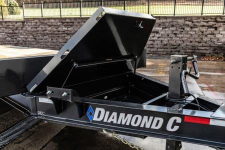 New Diamond C 24' I-Beam Deck Over with MAX Ramps (DEC208)