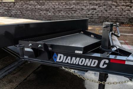 New Diamond C 24' I-Beam Deck Over with MAX Ramps (DEC208)