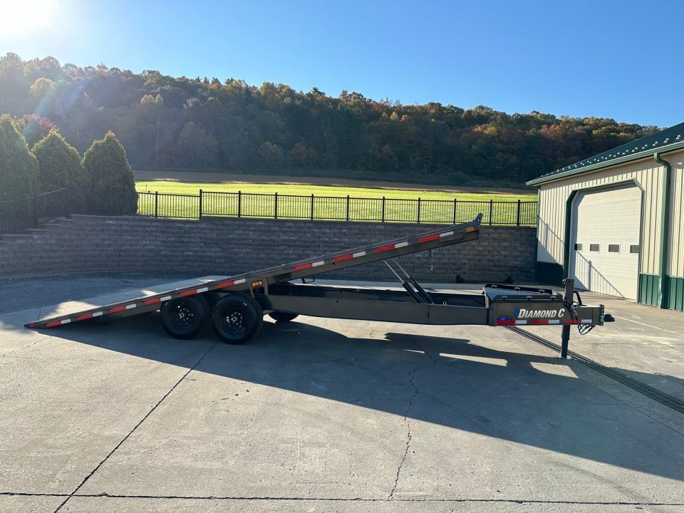 New Diamond C 24' Deckover Tilt (DET207)