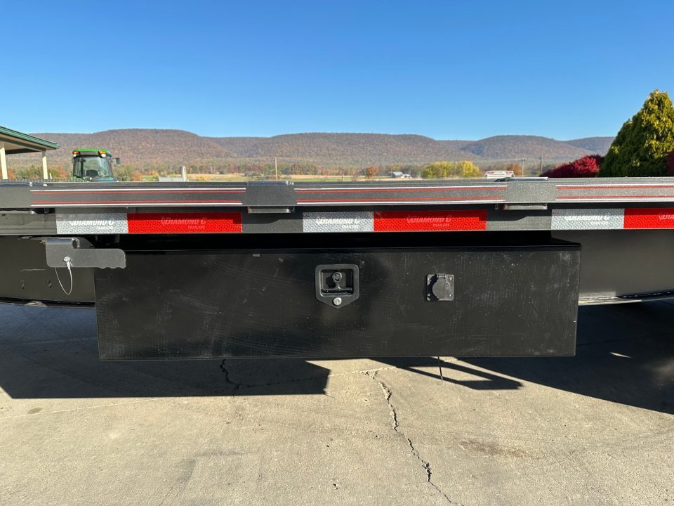 New Diamond C 24' Deckover Tilt (DET207)