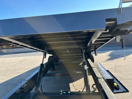 New Diamond C 24' Deckover Tilt (DET207)