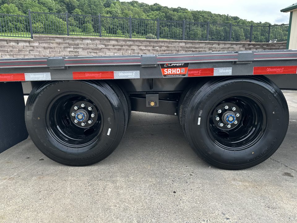 New Diamond C 30' FMAX210 Gooseneck w/Max Ramps