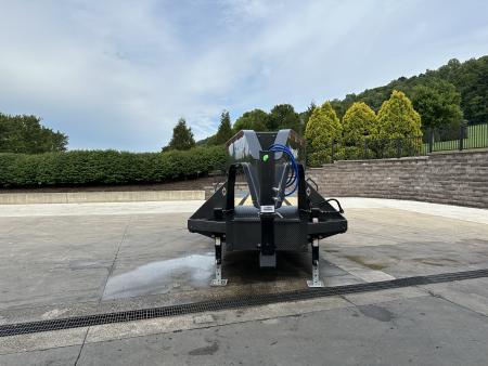 New Diamond C 30' FMAX210 Gooseneck w/Max Ramps