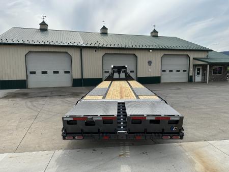 New Diamond C 30' FMAX210 Gooseneck w/Max Ramps