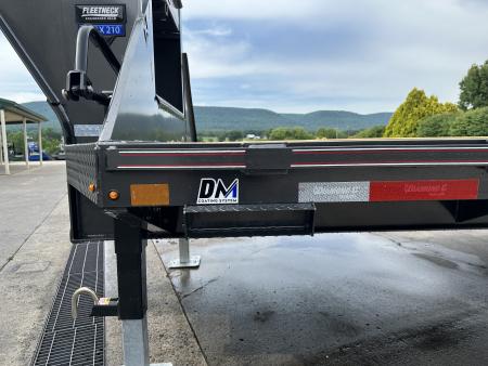 New Diamond C 30' FMAX210 Gooseneck w/Max Ramps
