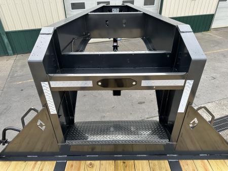 New Diamond C 30' FMAX210 Gooseneck w/Max Ramps