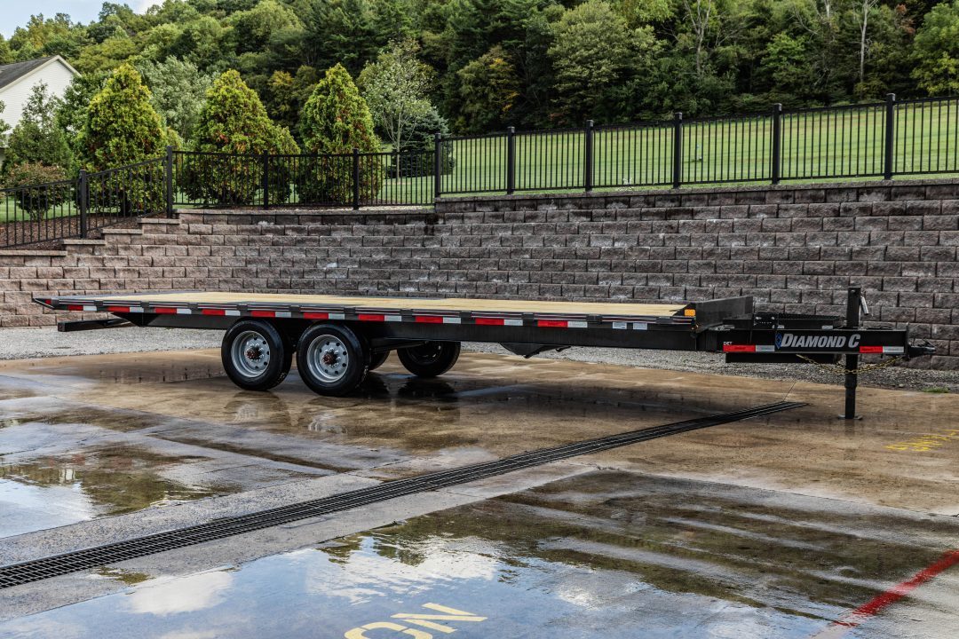 New Diamond C 24' Hydraulic Deckover Tilt (DET 210)