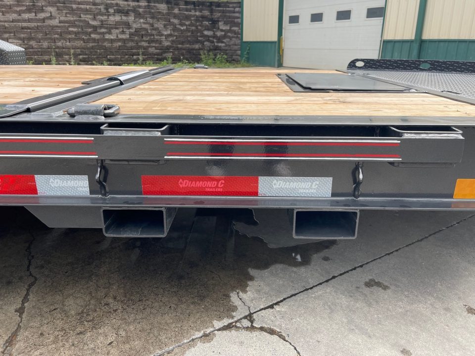 New Diamond C 22' Hydraulic Dampening Tilt (HDT207)