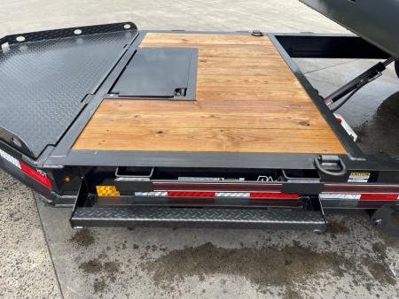 New Diamond C 22' Hydraulic Dampening Tilt (HDT207)