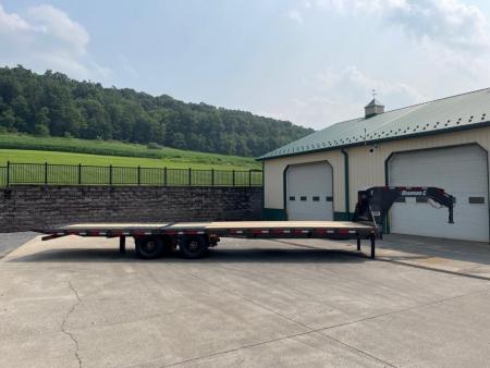 New Diamond C 32' FMAX212 Gooseneck w/Hydraulic Dovetail - Pacesetter Edition