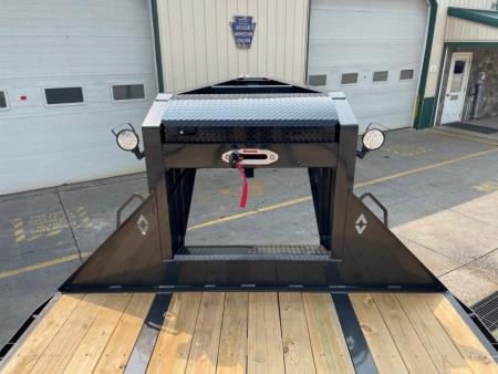 New Diamond C 32' FMAX212 Gooseneck w/Hydraulic Dovetail - Pacesetter Edition