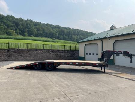 New Diamond C 32' FMAX212 Gooseneck w/Hydraulic Dovetail - Pacesetter Edition