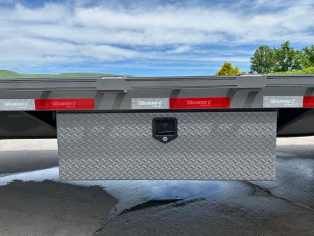 New Diamond C 32' FMAX210 Gooseneck w/Hydraulic Dovetail