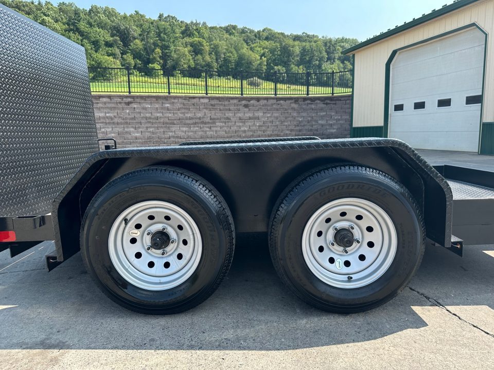 New Greenfield Trailers 10' Scissor Lift - Diamond Plate Floor