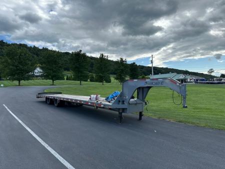 Used 2020 Diamond C FMAX 40' Straight Deck Gooseneck - Air Ride Suspension