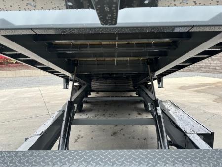 New 2026 Diamond C 24' DET207 Gooseneck Power Tiltdeck