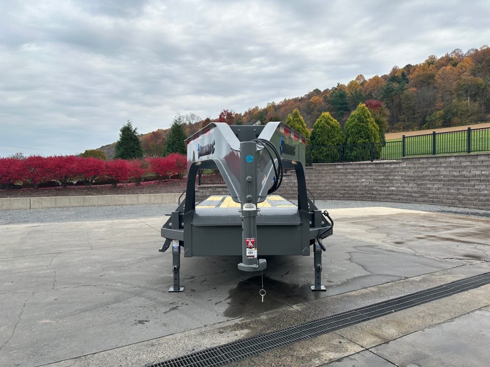 New 2026 Diamond C 24' DET207 Gooseneck Power Tiltdeck