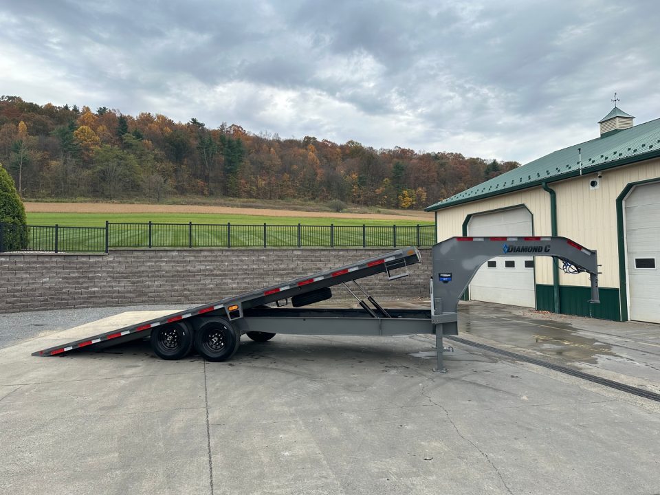 New 2026 Diamond C 24' DET207 Gooseneck Power Tiltdeck