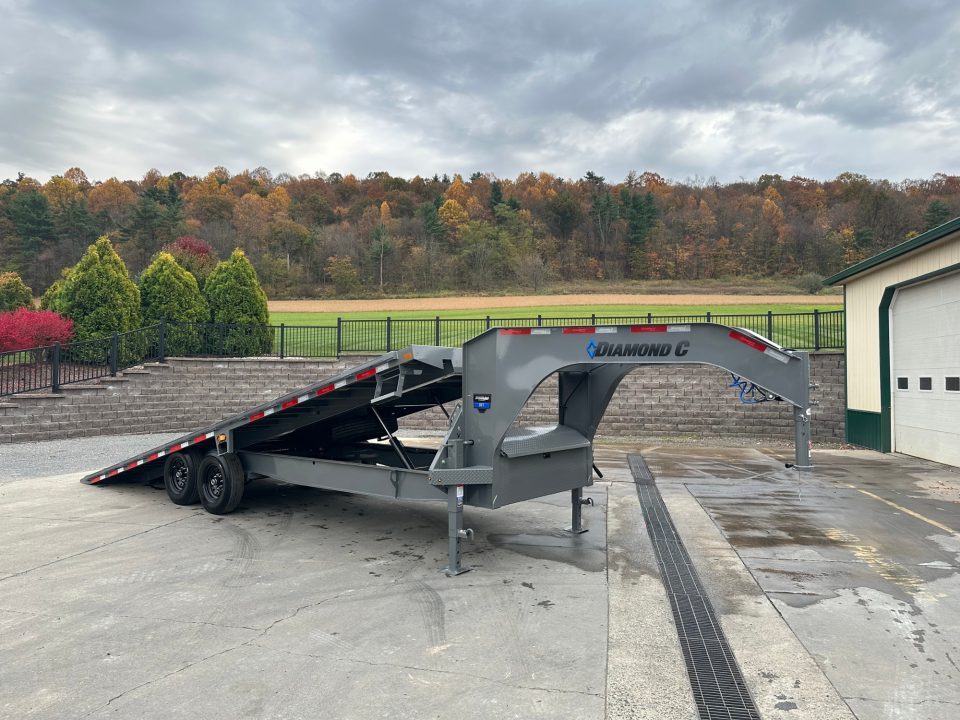 New 2026 Diamond C 24' DET207 Gooseneck Power Tiltdeck