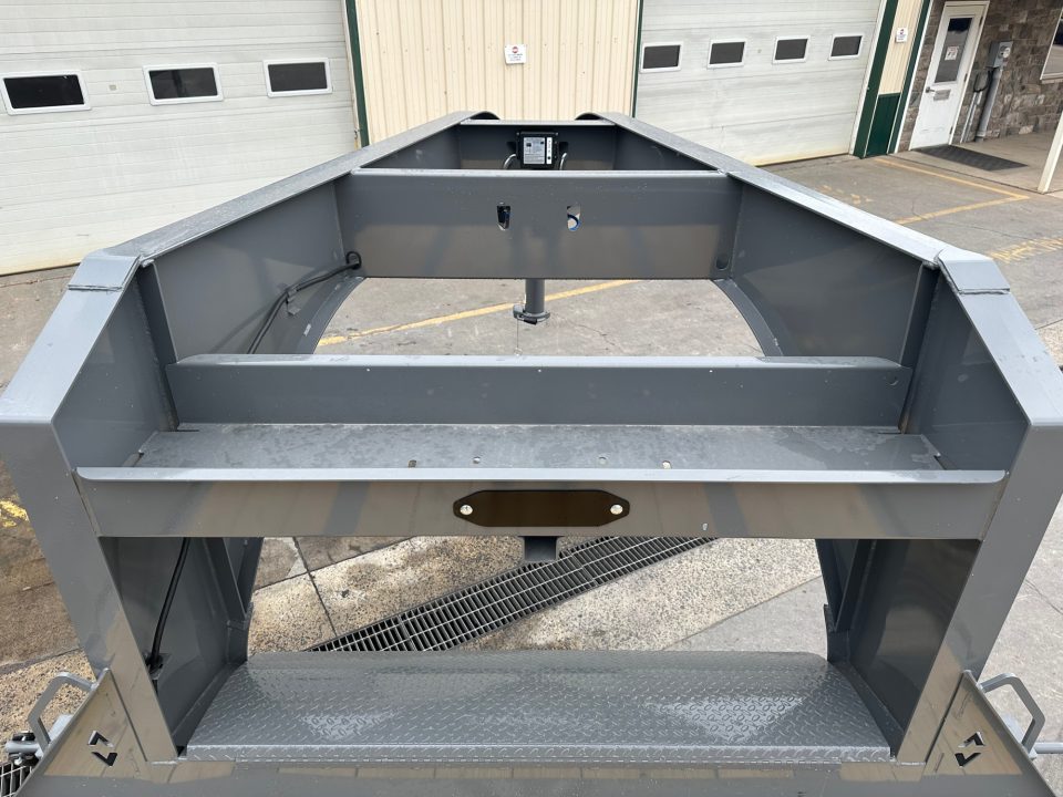 New 2026 Diamond C 24' DET207 Gooseneck Power Tiltdeck