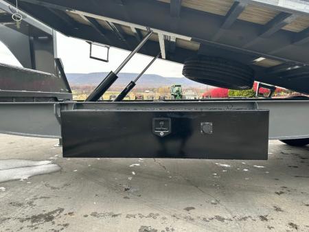 New 2026 Diamond C 24' DET207 Gooseneck Power Tiltdeck