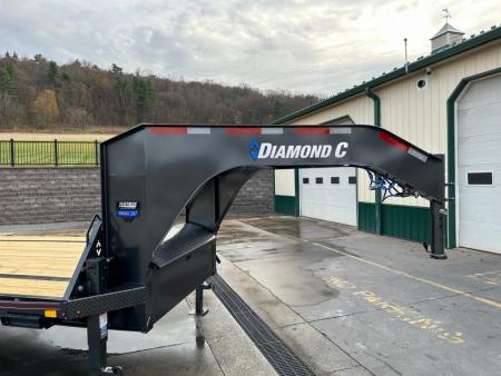 New Diamond C 25' FMAX207 Gooseneck w/Max Ramps