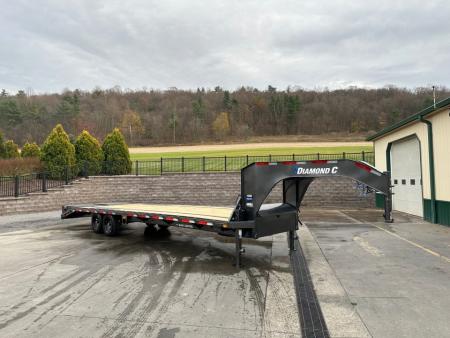 New Diamond C 30' FMAX207 Gooseneck w/Max Ramps