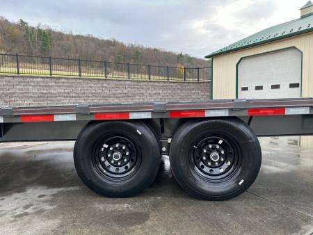 New Diamond C 30' FMAX207 Gooseneck w/Max Ramps