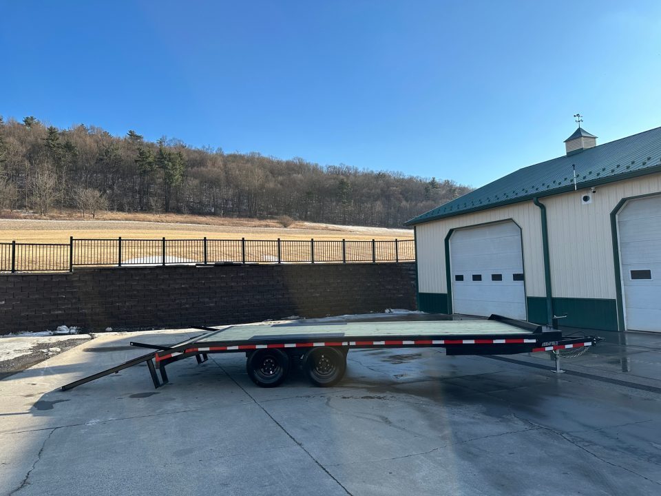 New Greenfield 20' Deckover Equipment Trailer - 10K