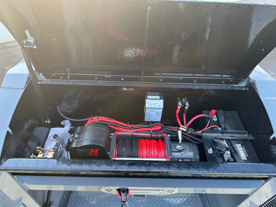 New Diamond C 32' FMAX212 Gooseneck w/Hydraulic Dovetail - Pacesetter Edition