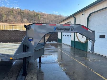 New Diamond C 32' FMAX212 Gooseneck w/Hydraulic Dovetail - Pacesetter Edition