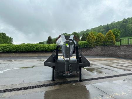 New Diamond C 30' FMAX212 Gooseneck w/Hydraulic Dovetail