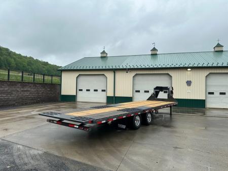 New Diamond C 30' FMAX212 Gooseneck w/Hydraulic Dovetail