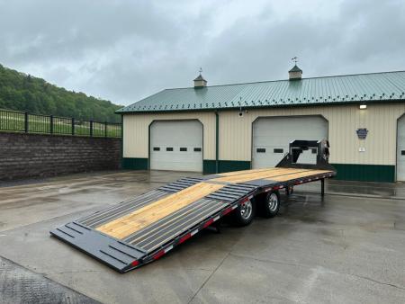 New Diamond C 30' FMAX212 Gooseneck w/Hydraulic Dovetail