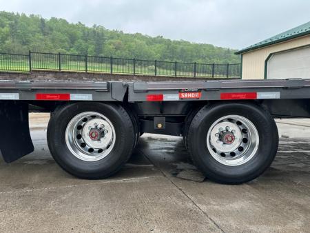 New Diamond C 30' FMAX212 Gooseneck w/Hydraulic Dovetail