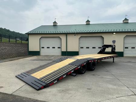 New Diamond C 32' FMAX210 Gooseneck w/Hydraulic Dovetail