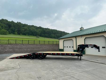 New Diamond C 32' FMAX210 Gooseneck w/Hydraulic Dovetail