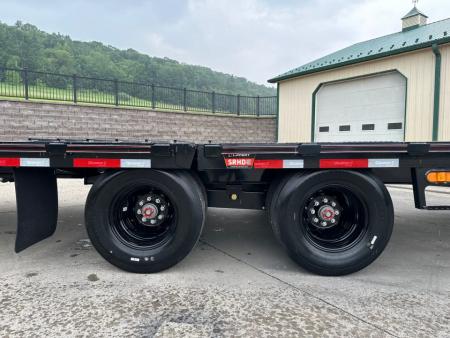New Diamond C 32' FMAX210 Gooseneck w/Hydraulic Dovetail