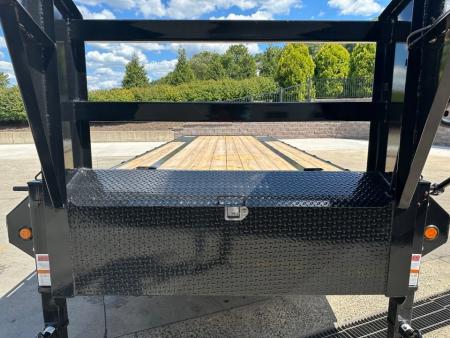 New PJ 30' Low-Pro Quest Series Gooseneck w/Monster Ramps