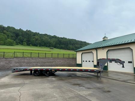 New Diamond C 32' FMAX212 Gooseneck w/Max Ramps