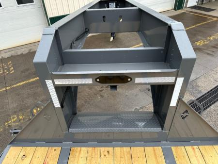 New Diamond C 32' FMAX212 Gooseneck w/Max Ramps