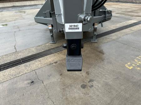 New Diamond C 32' FMAX212 Gooseneck w/Max Ramps