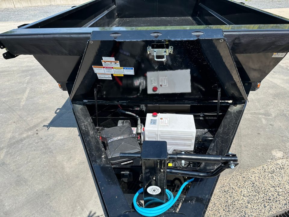 New PJ Trailers 14' Low-Pro Telescopic Dump (DT1)