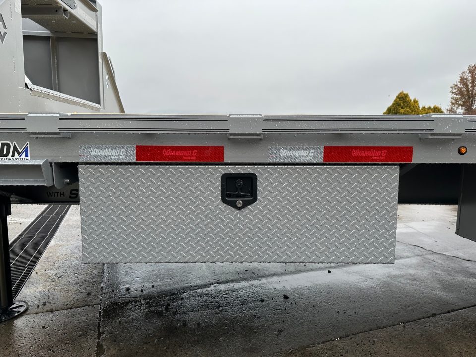 New Diamond C 32' FMAX210 Gooseneck w/Hydraulic Dovetail - Pacesetter Edition