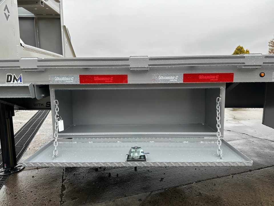 New Diamond C 32' FMAX210 Gooseneck w/Hydraulic Dovetail - Pacesetter Edition