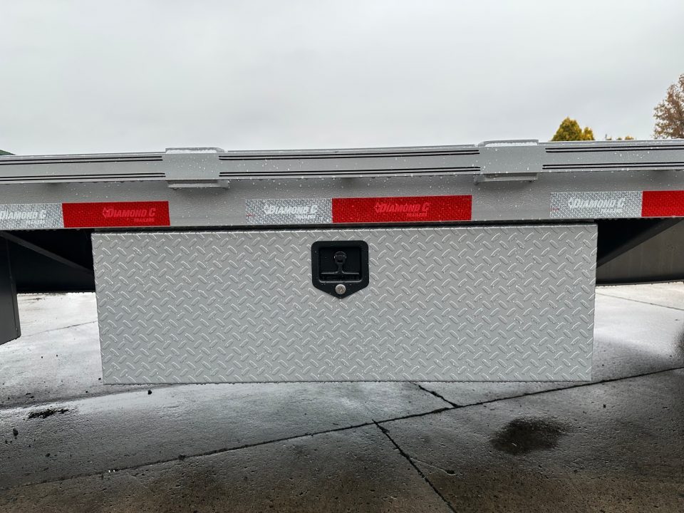 New Diamond C 32' FMAX210 Gooseneck w/Hydraulic Dovetail - Pacesetter Edition