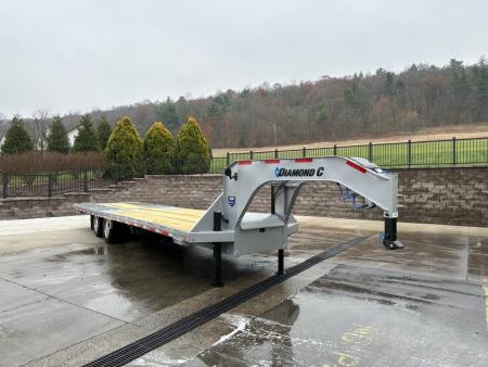 New Diamond C 32' FMAX210 Gooseneck w/Hydraulic Dovetail - Pacesetter Edition