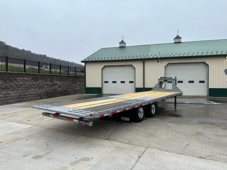New Diamond C 32' FMAX210 Gooseneck w/Hydraulic Dovetail - Pacesetter Edition