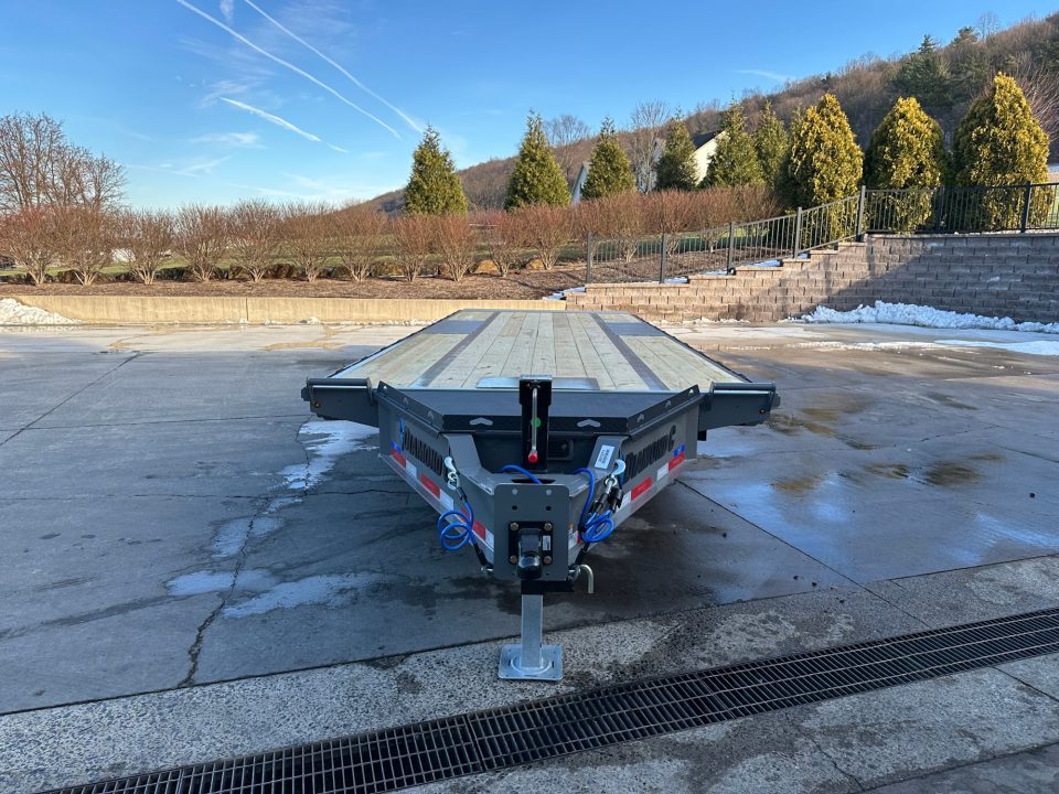 New Diamond C 24' Deckover Tilt (DET208)